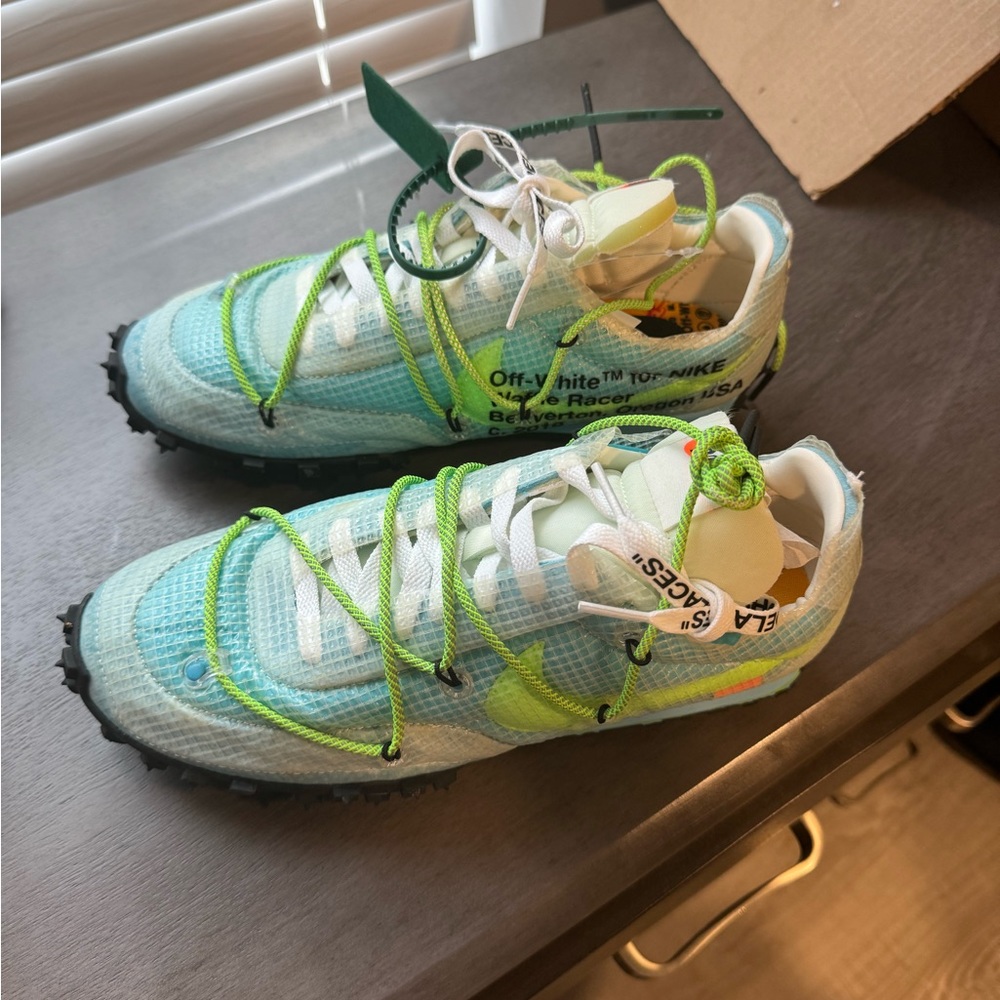 OFF WHITE VIVID SKY